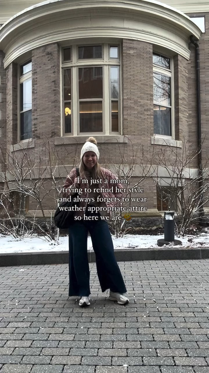 no make up, living in a snow globe, should have worn a warmer jacket kind of day 🤣

Anyone else? 

mom life / style / ootd / New England living