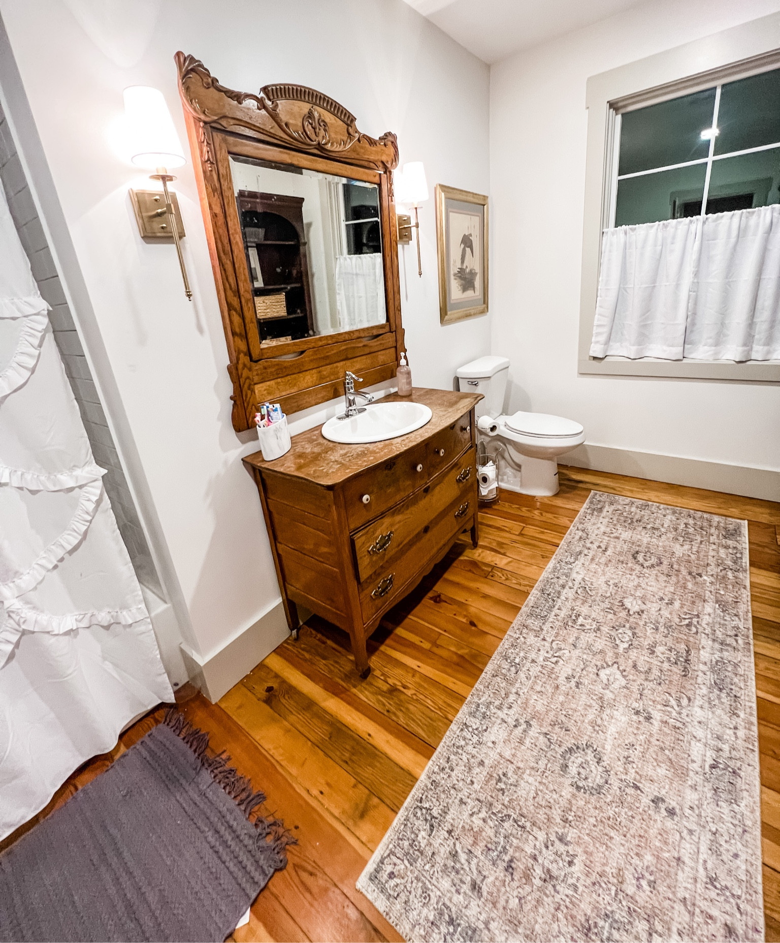 Vintage girls’ bathroom

#LTKhome #LTKfindsunder100