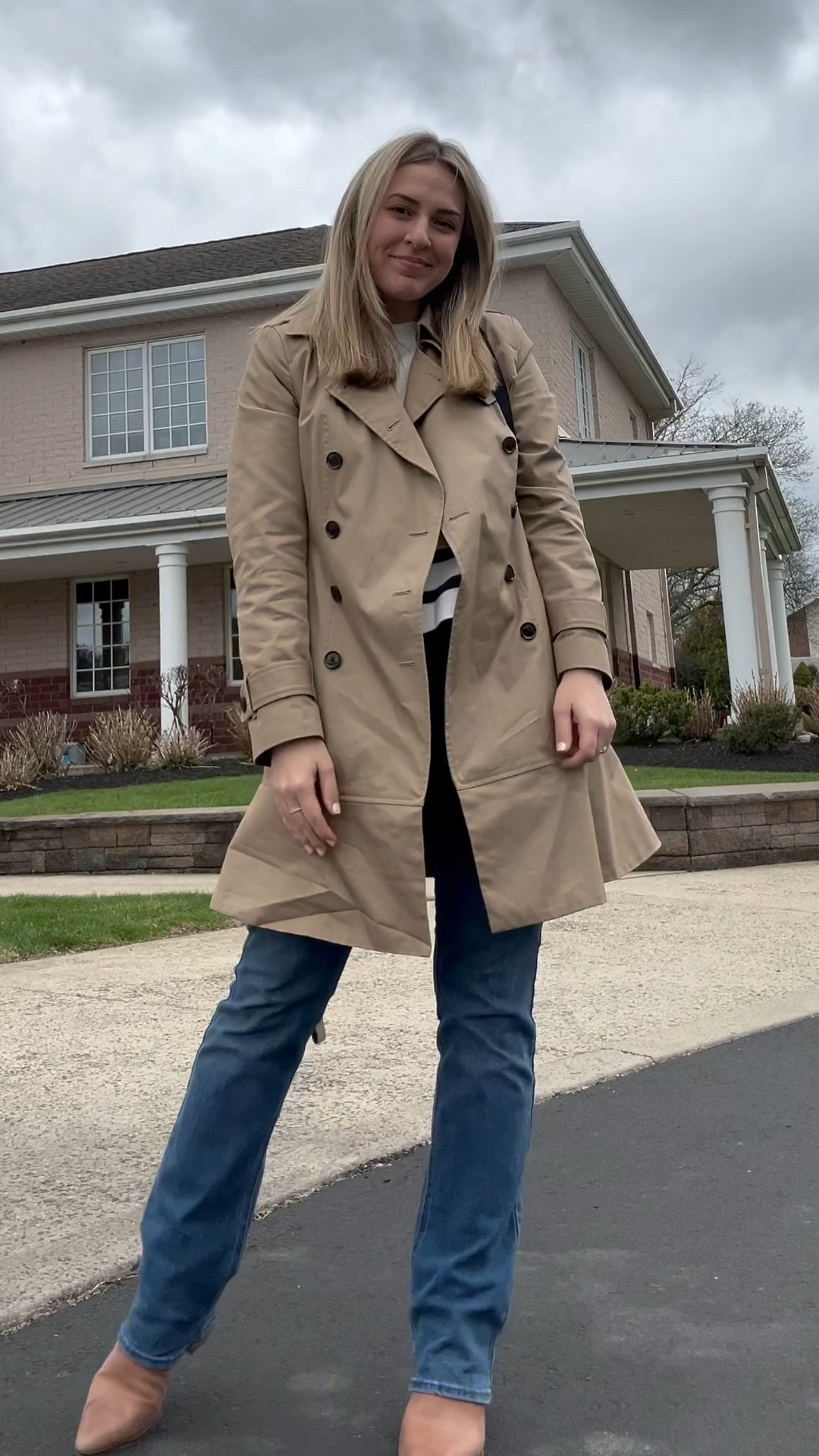 This trench is old from Banana Republic but there are so many better and updated picks for the fall! Linking all of my favorite current picks 🤍

Trench coats for fall, fall trench coat, khaki trench coat, trench coat, car coat, beige coats, boot leg jeans, boot leg denim, trench coat outfits, styling a trench coatt

#LTKStyleTip #LTKSeasonal #LTKWorkwear