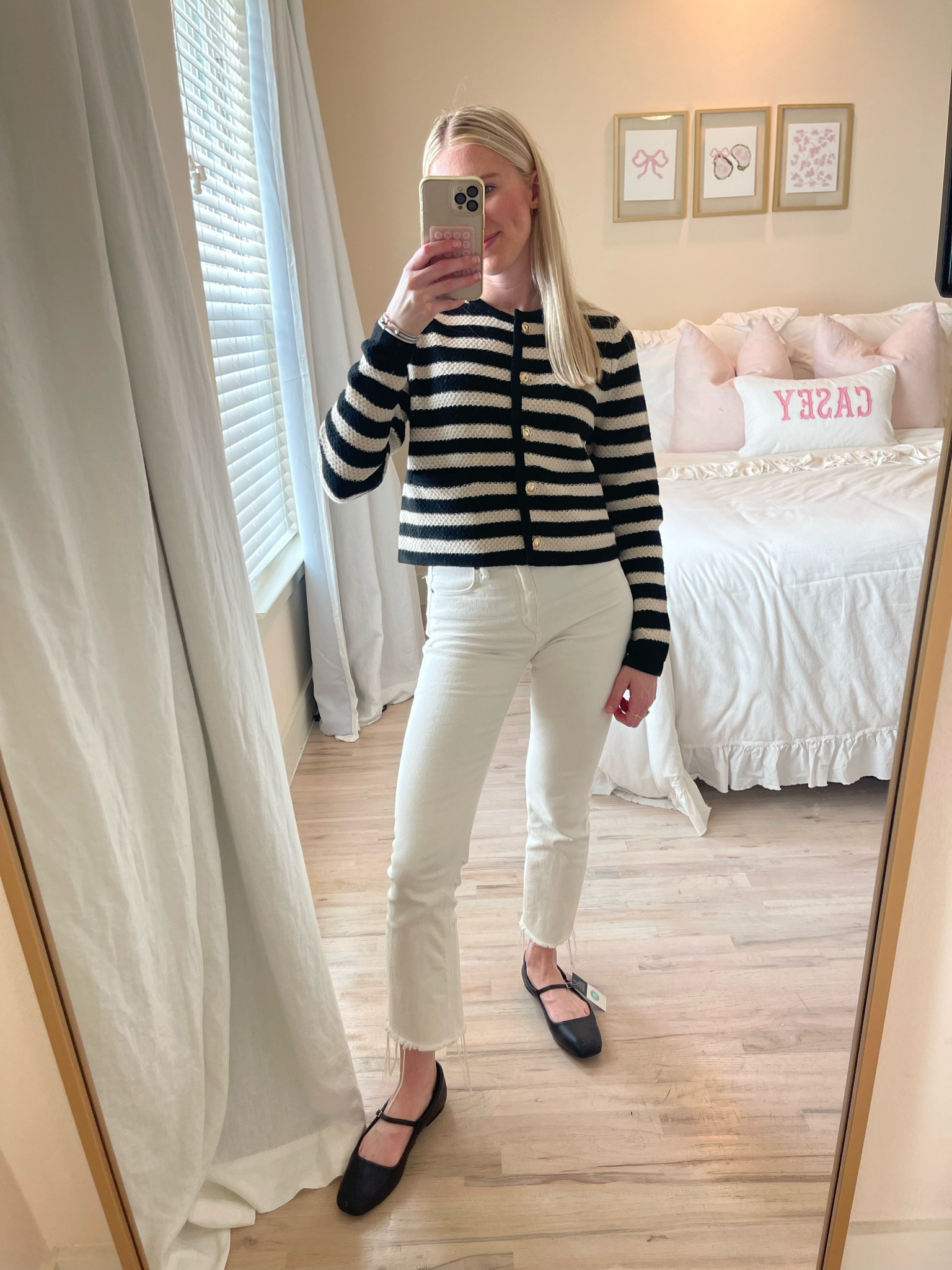 Target sweater//target shoes//black and white sweater//black ballet flats 

#LTKShoeCrush #LTKFindsUnder50