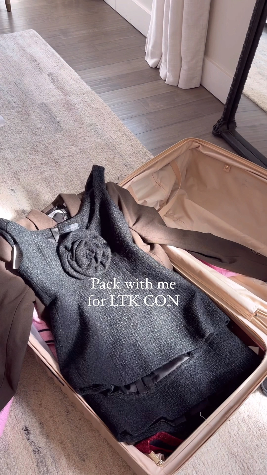 Pack with me for LTK CON 🖤✈️ 

#LTKCon #LTKShoeCrush #LTKVideo