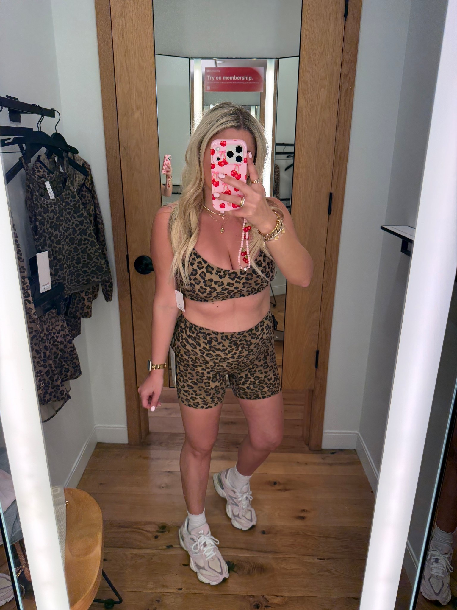 New @lululemon leopard print 
Size 8 bra 
Align shorts size 4
New balance tts