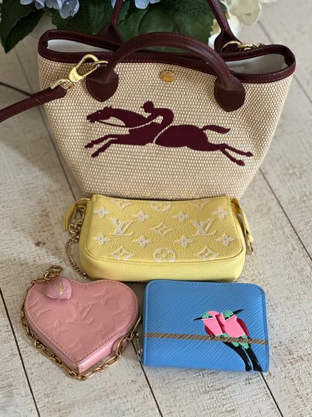 Happy Sunday and Day 25 of Bag Switch!  Using my Longchamp Le Pliage Panier Mini top handle bag with some LV slgs: spring in the city mini Pochette, early birds epi zippy coin and heart coin purse in pink 

#LTKitbag #LTKSeasonal #LTKstyletip