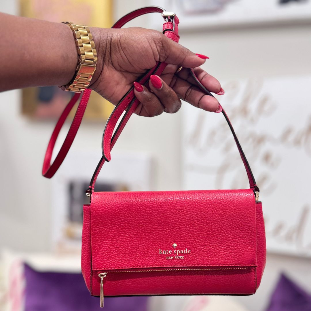 Kate Spade did it again! Small purse with a mid-size feel.  Many pockets and even the zipper flap opens into it's own compartment.  Such a statement piece. 

 #LTKOver40 #LTKMidsize