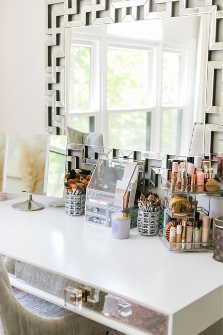 Makeup Organization And Storage ✨

makeup organization // makeup organizer // makeup brushes // makeup vanity // makeup storage // vanity table

#LTKhome #LTKunder100 #LTKbeauty