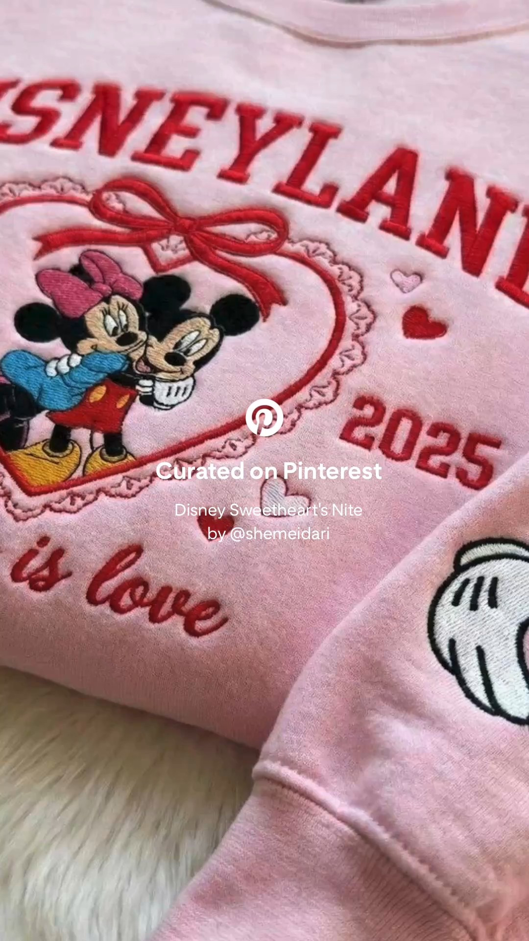Disneyland Sweetheart’s Nite Sweaters

#disneyoutfit #disney #valentinesdayoutfit #valentinesday #disneyoutfits 