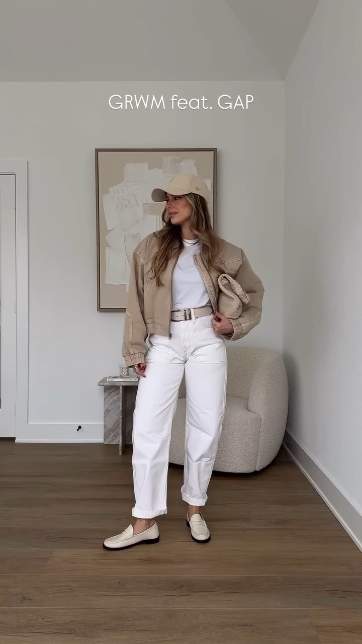 GRWM featuring the newest khaki collection by @gap 🫶🏻

•
•
•

#HowYouWearGap #GapCreator
#springfashion #springstyle #springoutfit #springoutfitideas #springoutfitinspo #neutralstyle