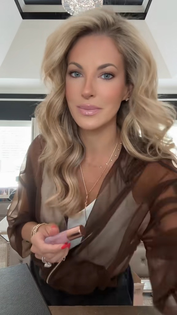 Quick makeup retouch made easy 💄✨ Keep your glow flawless anytime! Trending beauty hacks for long-lasting glam, fresh-faced vibes, and on-the-go perfection. 
Click the 🔗 for all the products I’m currently grabbing for when it comes to my makeup touch ups 👉🏻 https://liketk.it/5F1na

#LTKBeauty #LTKgrwm #LTKootd