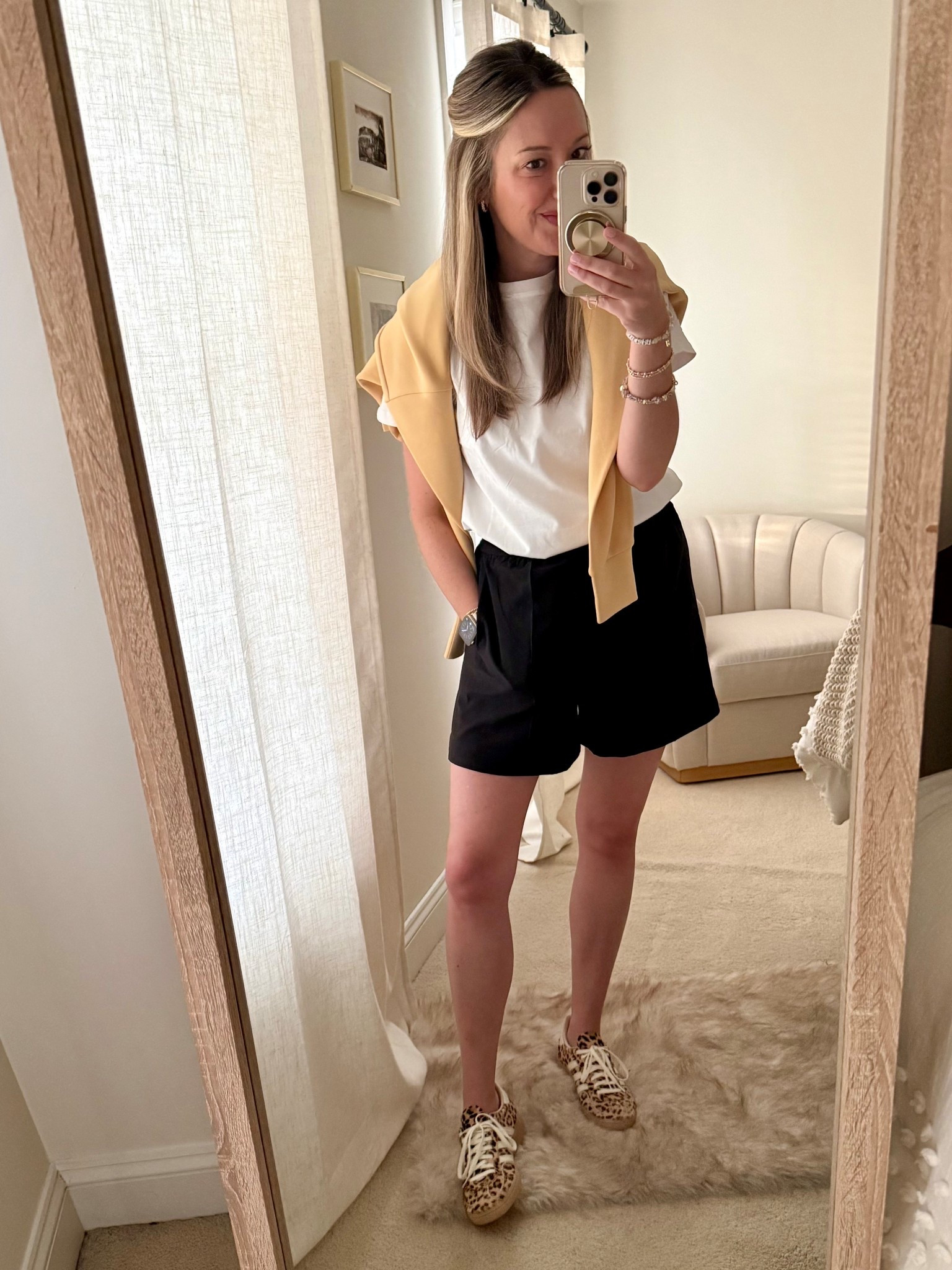 Class Field Trip OOTD

Don’t sleep on these shorts- they are the best for coverage but stylish. Wearing a small 