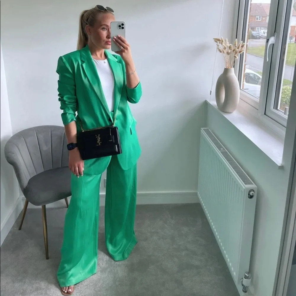 ZARA WOMAN NWT STRAIGHT CUT SATIN EFFECT BLAZER EMERALD GREEN | Poshmark