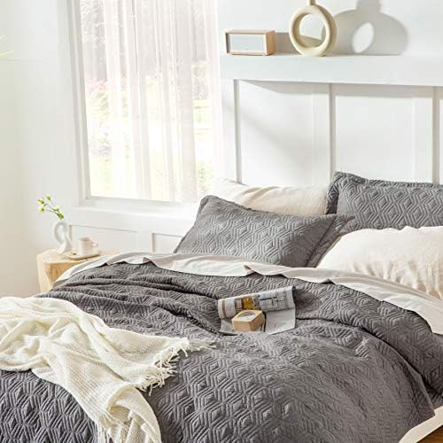 Bedsure Gray Bedspreads Queen Size - Queen Quilt Bedding Set, 120GSM Embossed Cationic Dyeing Cov... | Amazon (US)