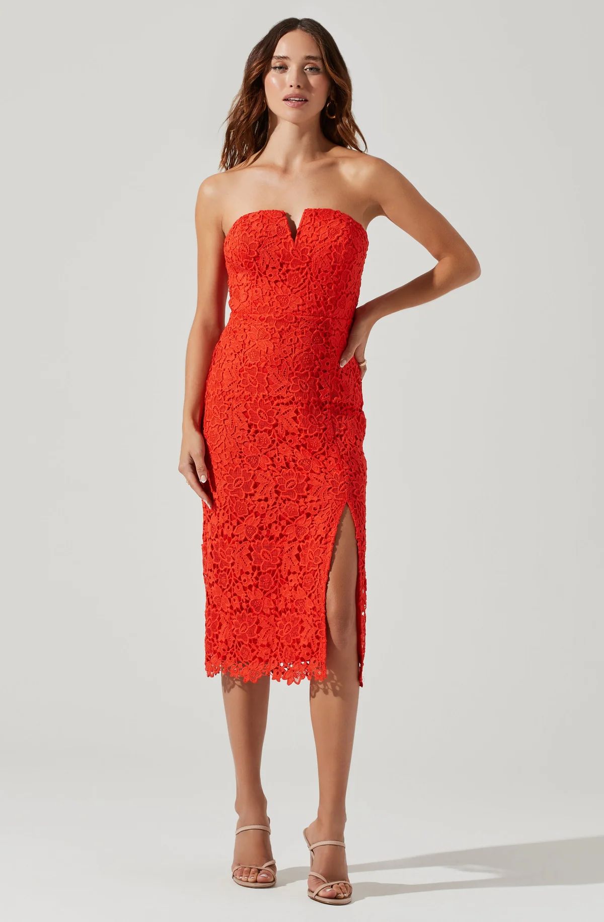 Kalena Strapless Sweetheart Lace Midi Dress | ASTR The Label (US)