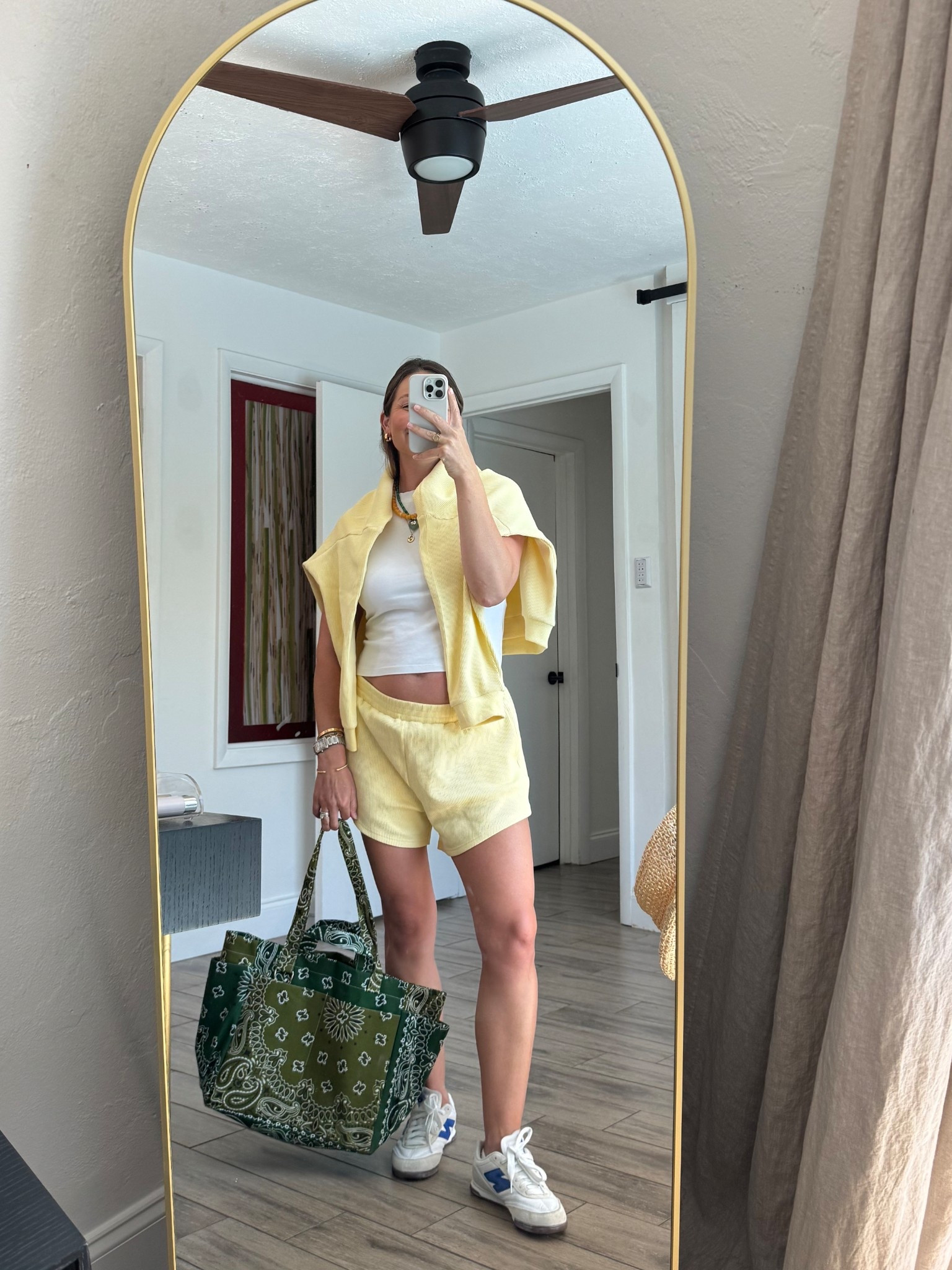 Comfiest errand outfit ft. the bump💛. Wearing a medium in this set!