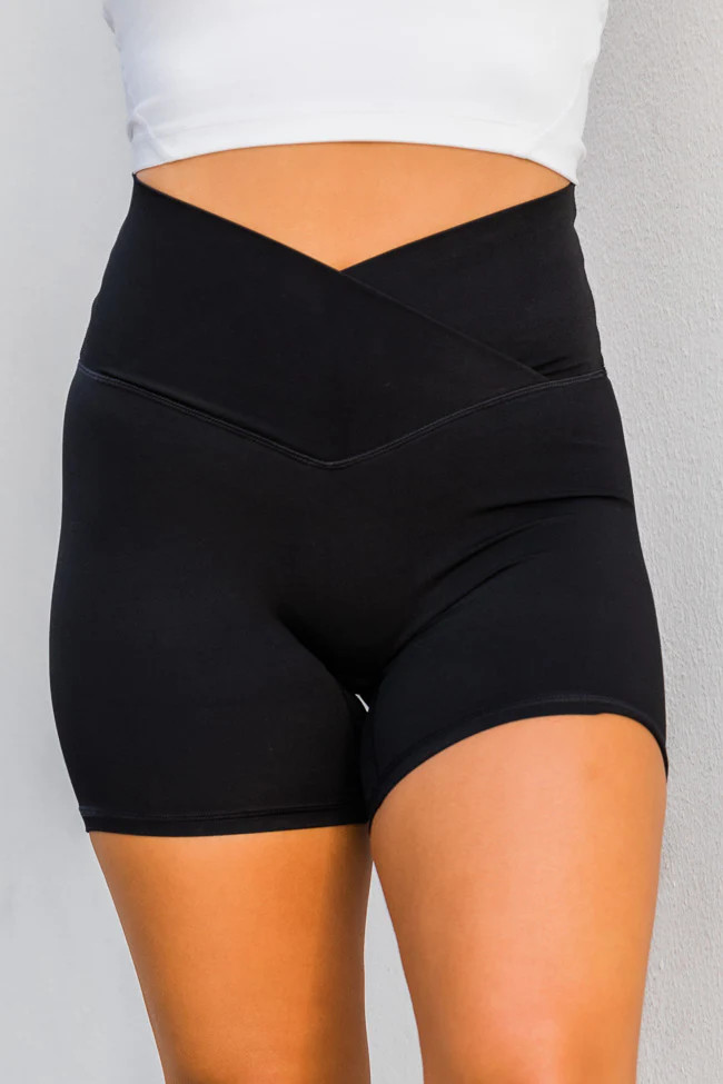 Running Laps Black 4.5-inch V-Waistband Shorts | Pink Lily