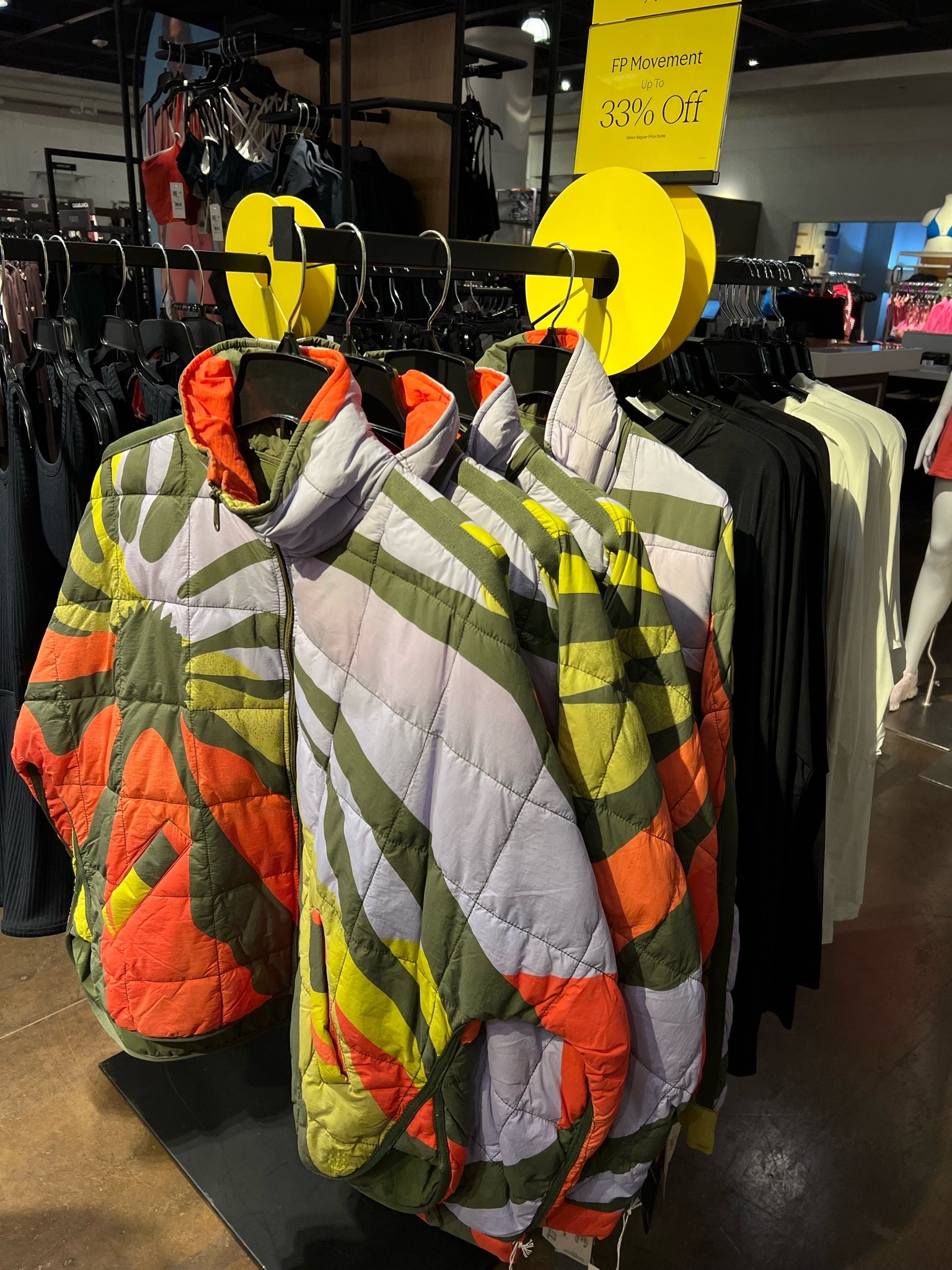 This one stopped me in my tracks… free people puffer on sale ✨

Dressupbuttercup.com #dressupbuttercup #dederaad

#LTKootd #LTKmomlife #LTKSaleAlert