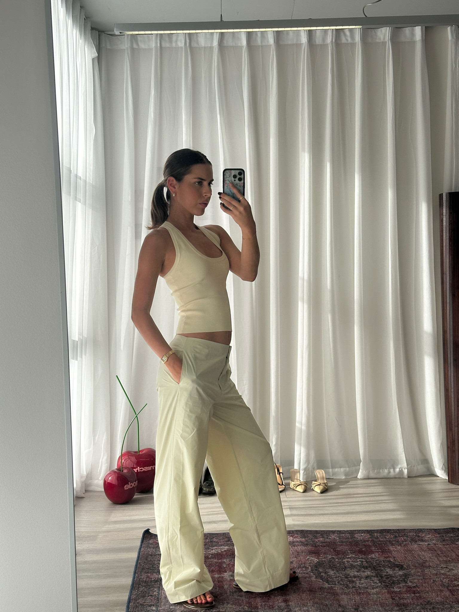 such an easy go-to outfit! loving the muted tones 🤍