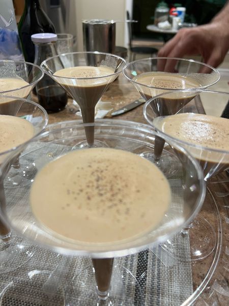 drinks with friends pt 4: espresso martini 

#drinks #fun #friends #family #recipe #planeandcheesy #foodie