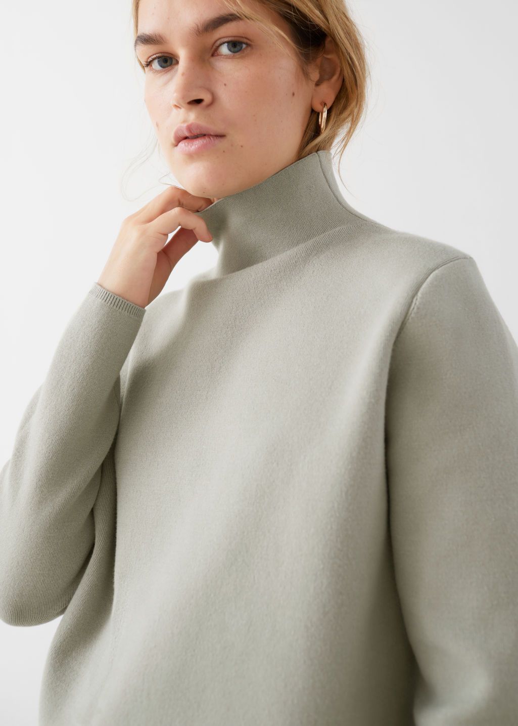 Cropped Relaxed Fit Turtleneck | & Other Stories (EU + UK)