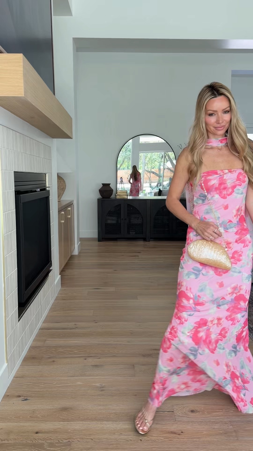 Amazon wedding guest dresses that look SO chic 💐✨ comment AMAZON and I’ll send you details 

These are the kind of dresses that make you feel instantly put together for weddings, garden parties, bridal showers, vacations, and summer events — feminine florals, flattering fits, soft pastels, and elevated silhouettes without the designer price tag.

I’m a mom on the go and I still want outfits that feel chic, effortless, and event-ready… these Amazon finds understood the assignment 🤍

Which one are you wearing first: pink florals or blue florals? 👀

#AmazonFashion #WeddingGuestDress #AmazonFinds #GardenPartyStyle #SummerWeddingGuest