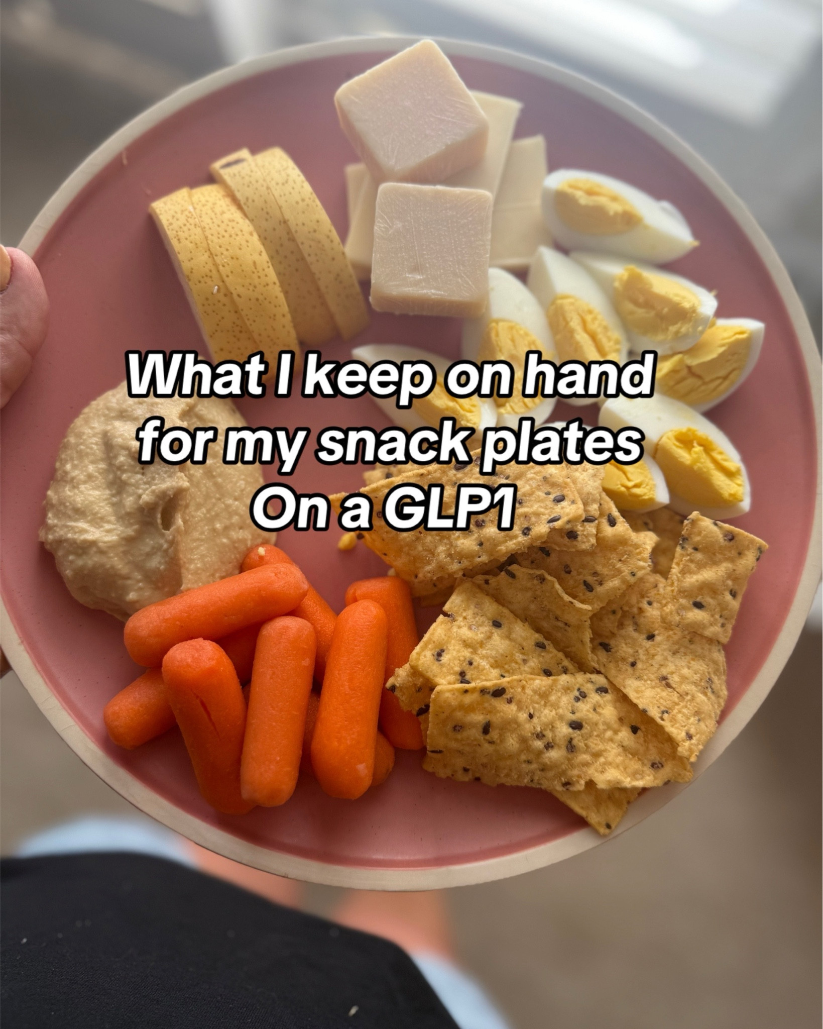 Snack plates have become my secret weapon while on a GLP-1. 💚
If you struggle to eat full meals or find yourself losing appetite fast, this helps you nosh slowly and still stay nourished.

Here’s what I keep on hand to build them fast 👇
🥑 Mini guac + hummus
🥕 Baby carrots or any veggies
🧀 Cheese
🍗 Deli turkey
🥚 Hard-boiled eggs
🌮 Tortilla chips
🍓 Fruit + whatever else I’m craving

It’s balanced, colorful, and protein-packed — and it’s helped me keep my nutrition on track without forcing meals.

Save this idea for your next low-appetite day 💛

#glp1journey #wellnessroutine #snackplateideas #healthylifestyle #glp1girlie #ltkhealth #weightloss 

#LTKHome #LTKMidsize