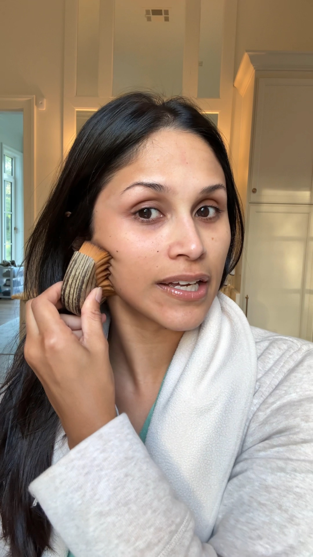 Obsessed with this aeki lymphatic contour face brush!

#LTKselfcare #LTKmorningroutine #LTKBeauty