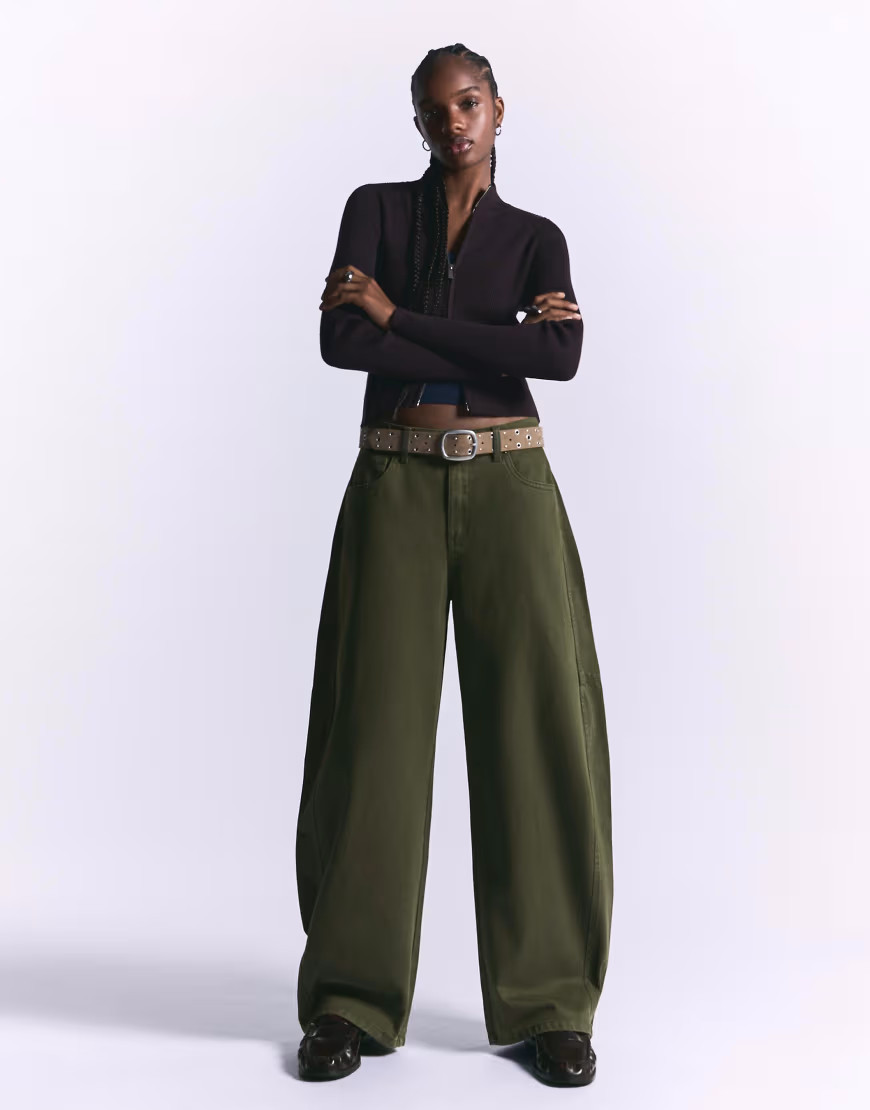 Bershka – Barrel-Hose in Khaki-Grün | ASOS (Global)