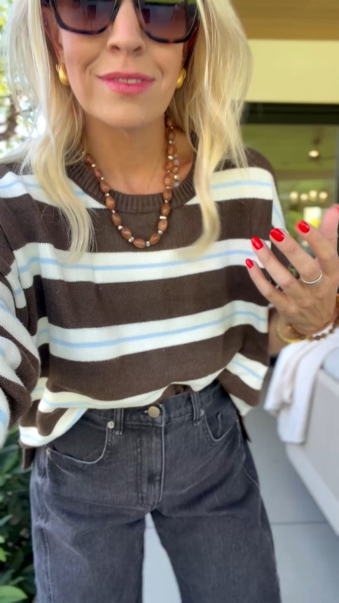 Size large in the sweater and a 2 in the jeans!