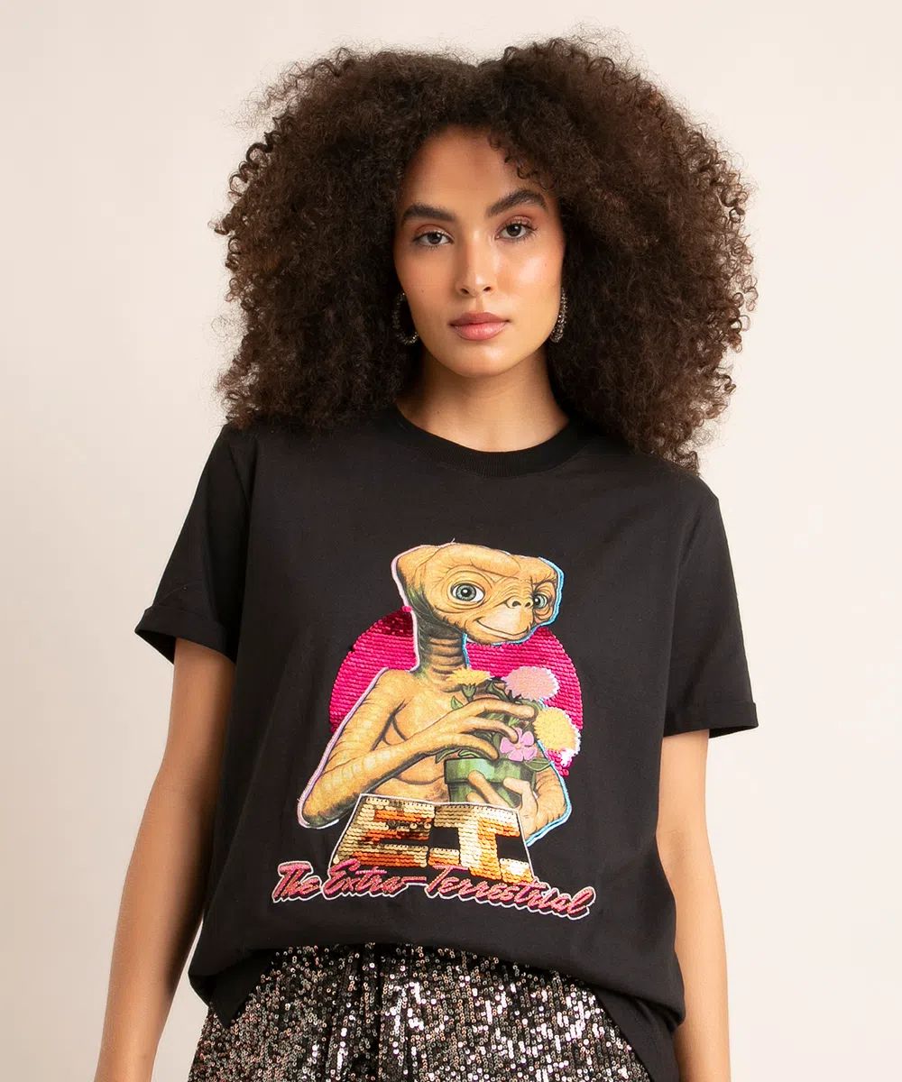 camiseta manga curta estampada E.T. com paetês e fenda joulik preta | C&A (BR)