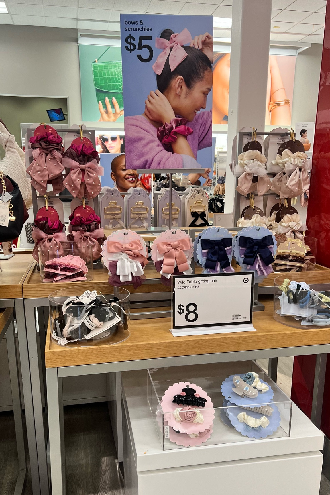 Hair gift sets with bows and clips 

#LTKBeauty #LTKGiftGuide #LTKHoliday