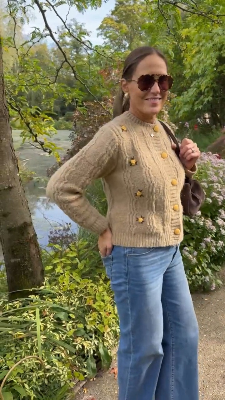 Weekly best sellers are in! You all are loving this cardigan from our Social Threads collection. We paired the soft knit cardigan with relaxed denim, and comfortable flats. Effortless, classic, and perfect for layering! 

#LTKOver40 #LTKSeasonal #LTKMidsize