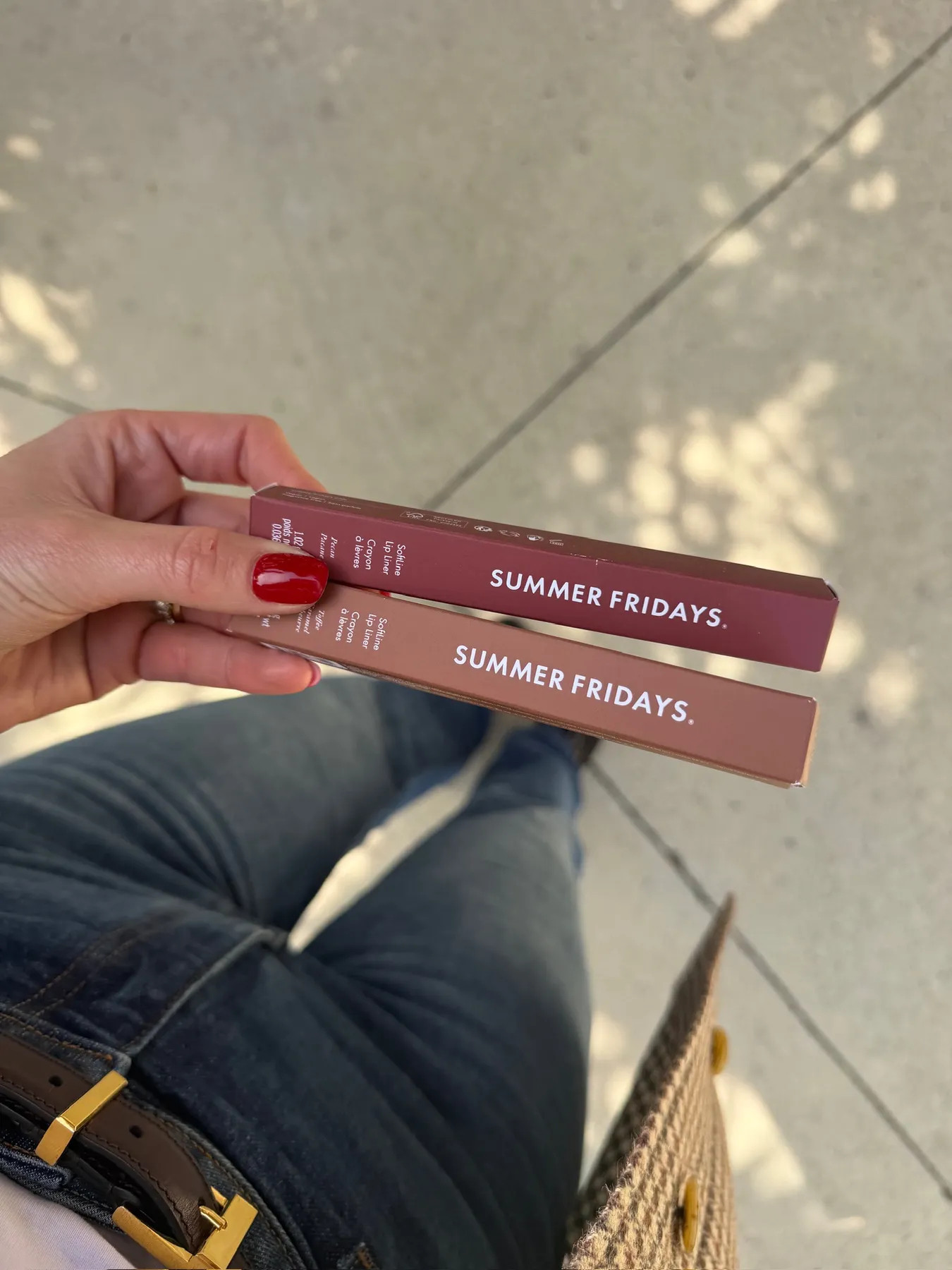 The Summer Fridays Essential Lip Kit has basically been living in my bag lately, especially in Toffee. 🤎 

The balm is glossy and hydrating without feeling sticky, and the matching liner makes the prettiest everyday nude lip.



 

 #LTKselfcare #LTKBeauty #LTKTravel