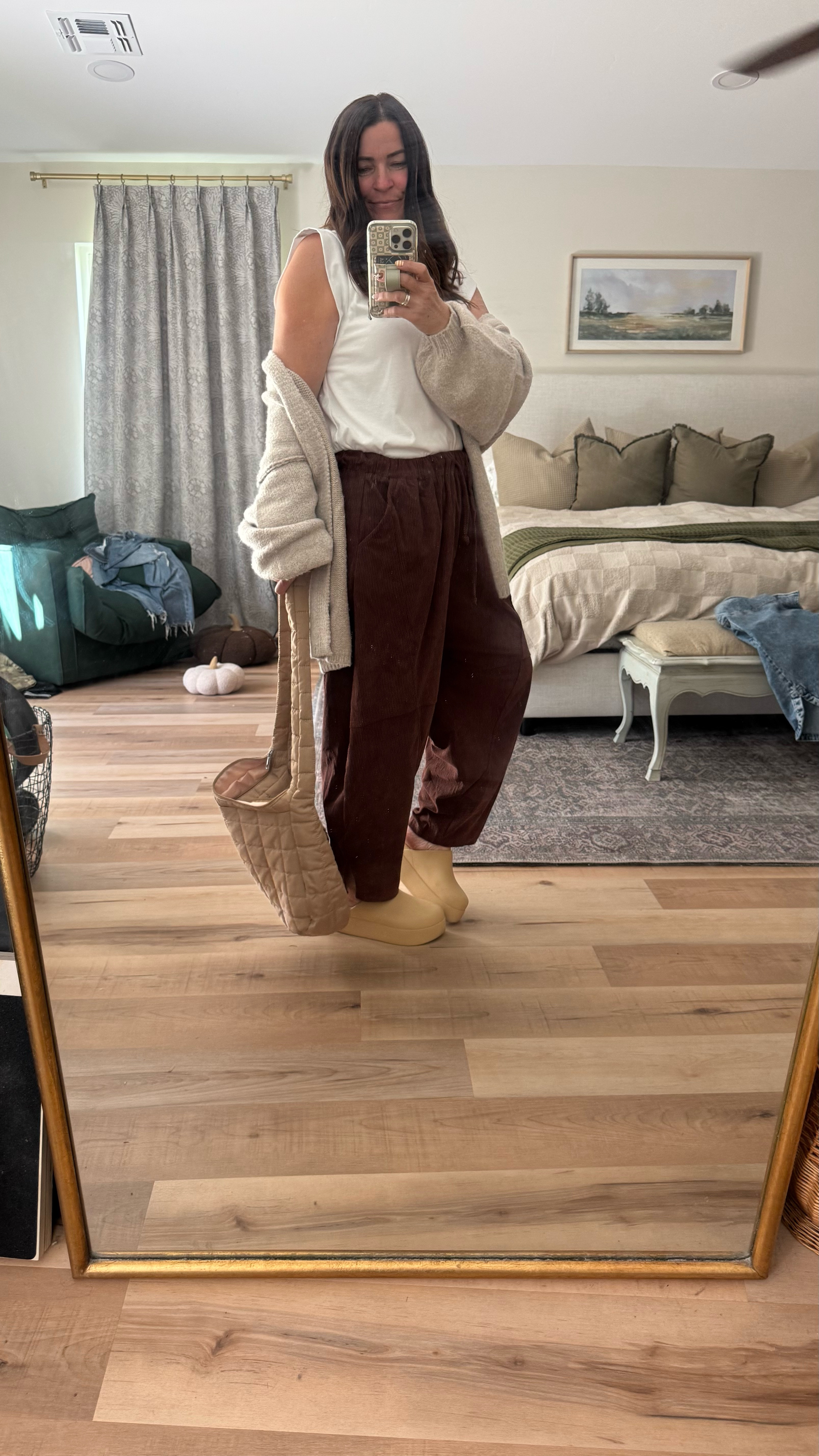POV: you just found the sweats you’ll live in all fall 🍂 These barrel sweats are cozy enough for lounging but cute enough to run errands in.

Comment COZY for the links and thank me later 😉

Is it cooling down in your town, yet?

#cozystyle #falloutfitideas #comfyclothes #everydaystyle #loungewear #amazonfashion #amazonfind 

#LTKFindsUnder50 #LTKSeasonal #LTKStyleTip
