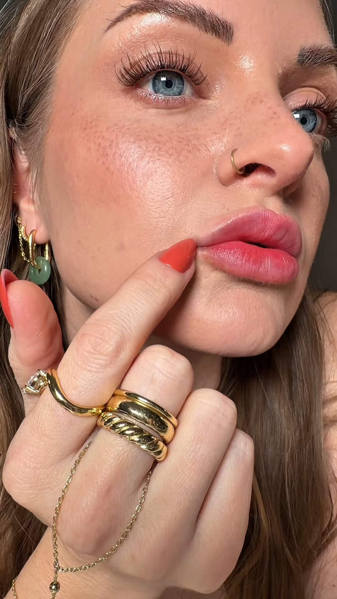in need of a new every day lip balm?!? this may be the secret formula to plump and hydrated lips 😍 

 