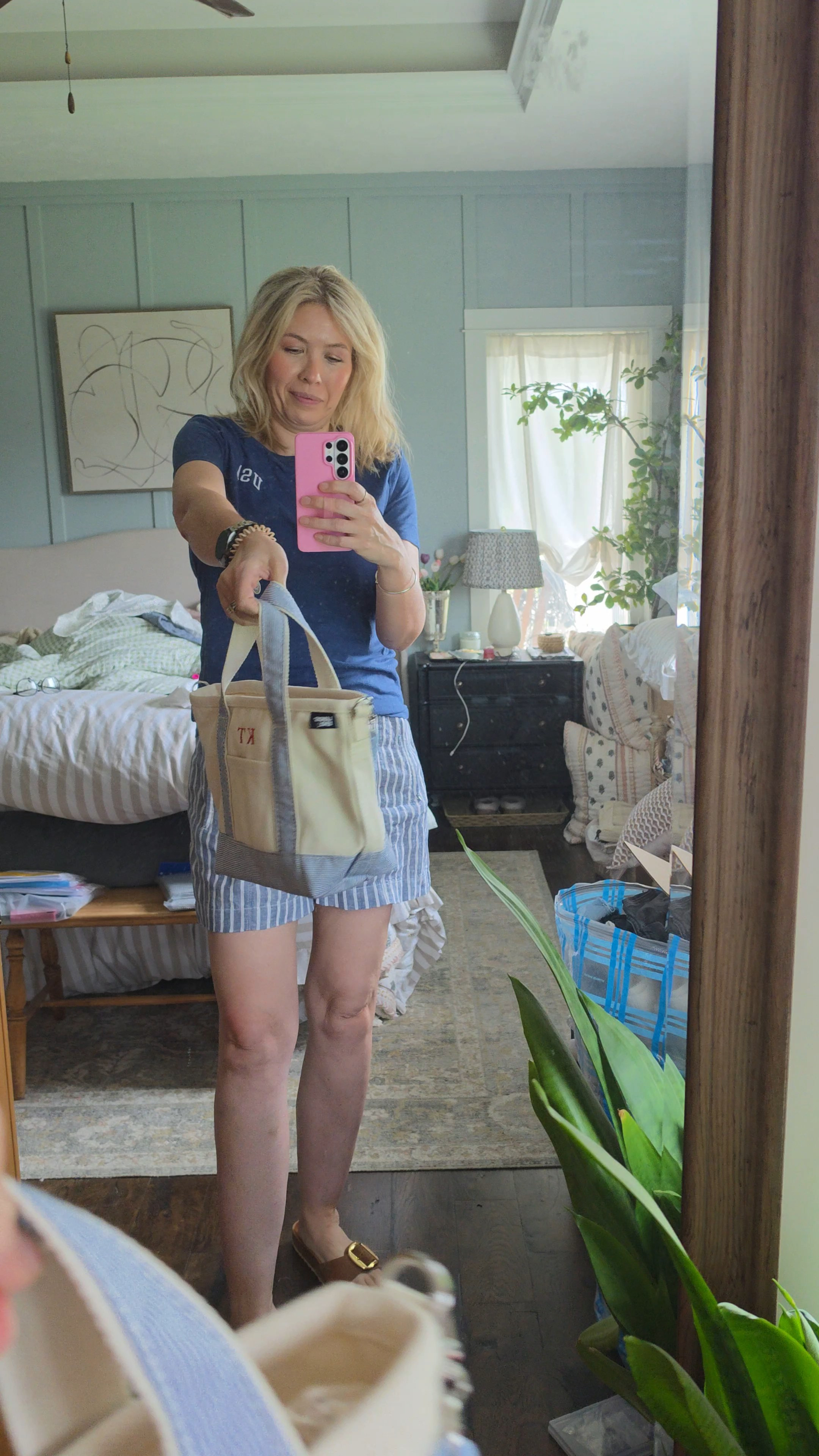 The cutest summer bag

#LTKootd #LTKSeasonal #LTKOver40