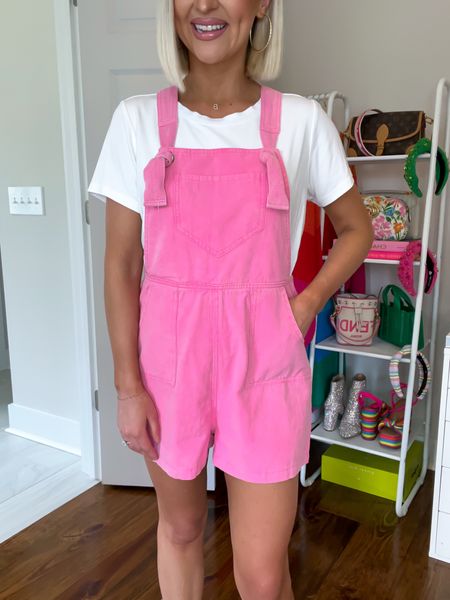Pink overalls / overalls outfit / short overalls / short pink overalls / casual summer outfit
Size: SM 

#LTKunder50 #LTKFind #LTKSeasonal