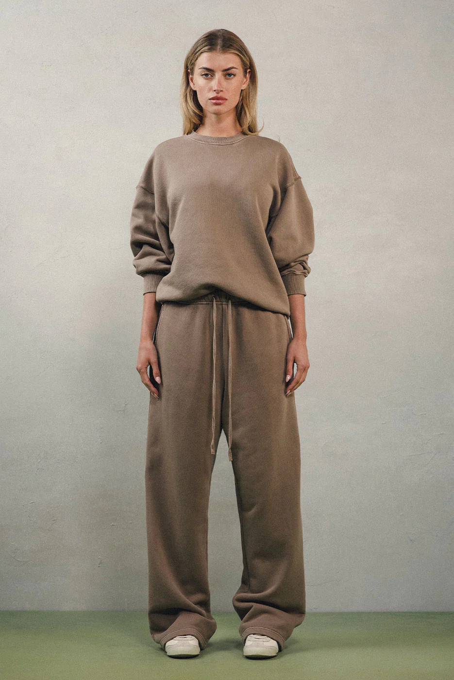 CORE STRAIGHT LEG SWEATPANT | Elwood Clothing