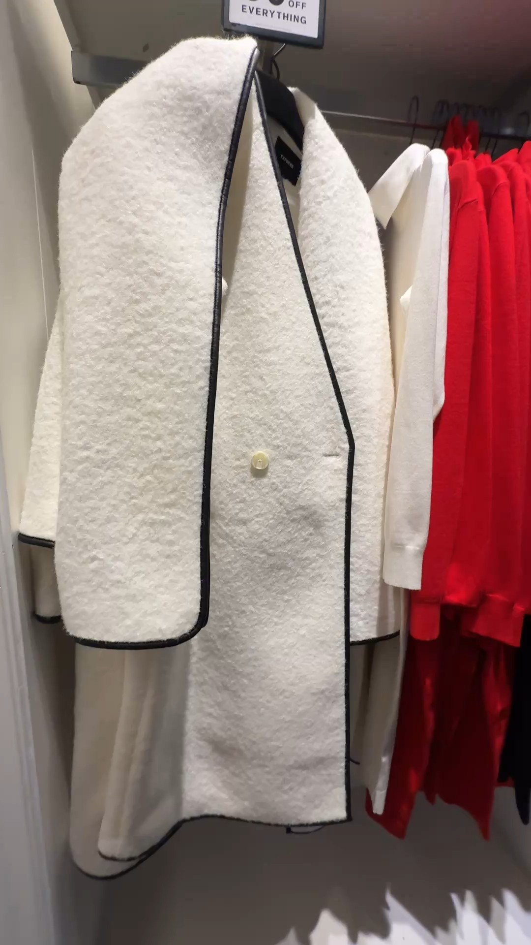 #ExpressPartner #DresstoExpress @Express has 40% everything today! I’m so excited to get some of these seasons favorites. 

#LTKHoliday #LTKSaleAlert #LTKCyberWeek