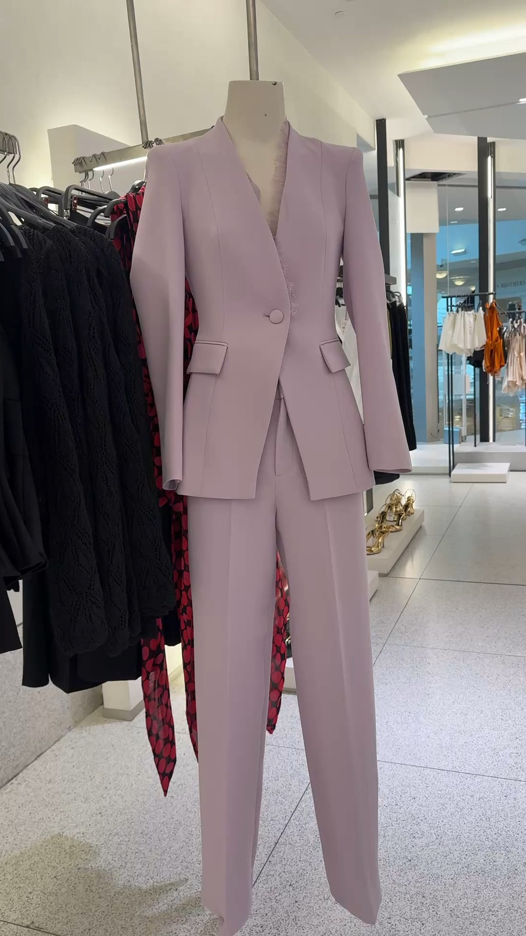 A purple suit … yes please perfect for Mother’s Day look! @Zara

#LTKMothersDay #LTKootd #LTKmomlife