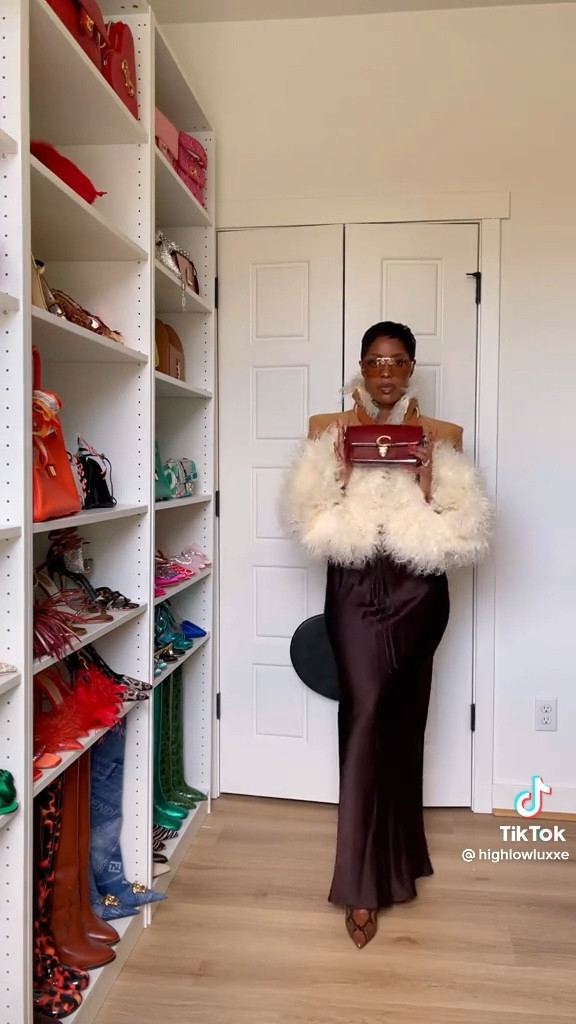 #OOTD #Winterfashion #casualbutextra #outfitinspo Shop the outfit below! 

#LTKfit #LTKSeasonal #LTKstyletip