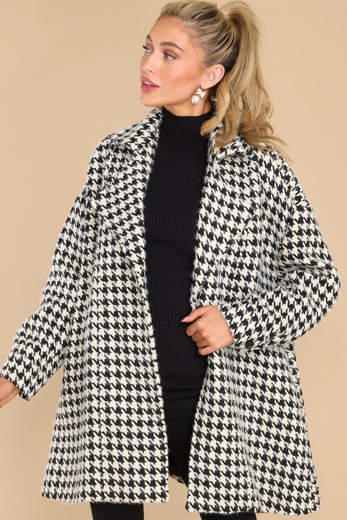 Making It Easy Black & White Houndstooth Coat | Red Dress 