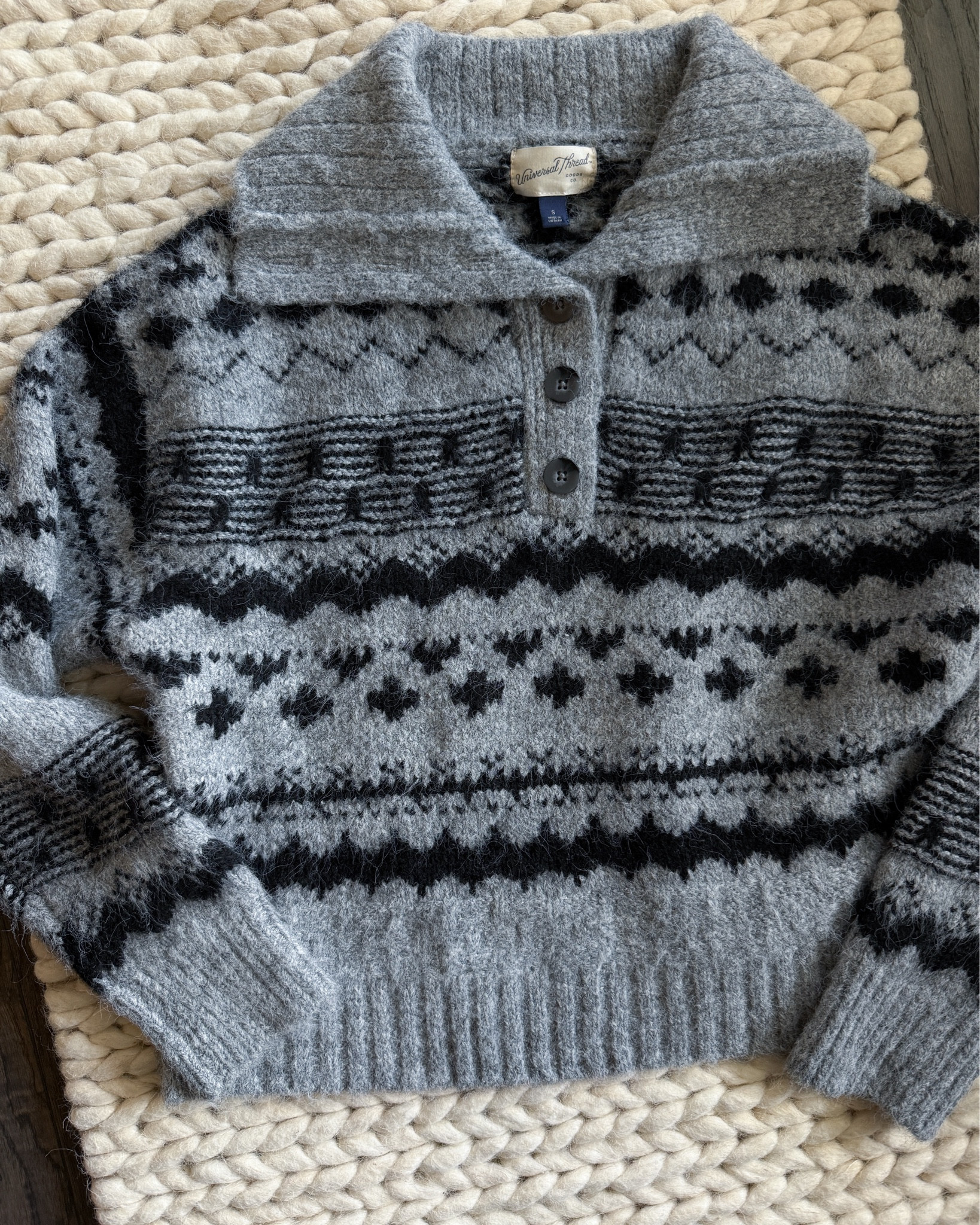 My new sweaters are finally online & they’re perfect for Thanksgiving week. Both colorways are soft, classic, & look way more expensive than they are. I grabbed the neutral fair isle first, then went back for the grey because I knew it would sell out. If you want something cozy but still polished for dinner, errands, or travel, these are perfection.

holiday outfit ideas - Thanksgiving outfit - cozy winter sweaters - fair isle sweater - classic fall style - neutral winter style - winter capsule wardrobe - fall fashion finds - affordable winter style - chic casual outfits - cold weather staples - knitwear favorites - everyday capsule looks - elevated basics