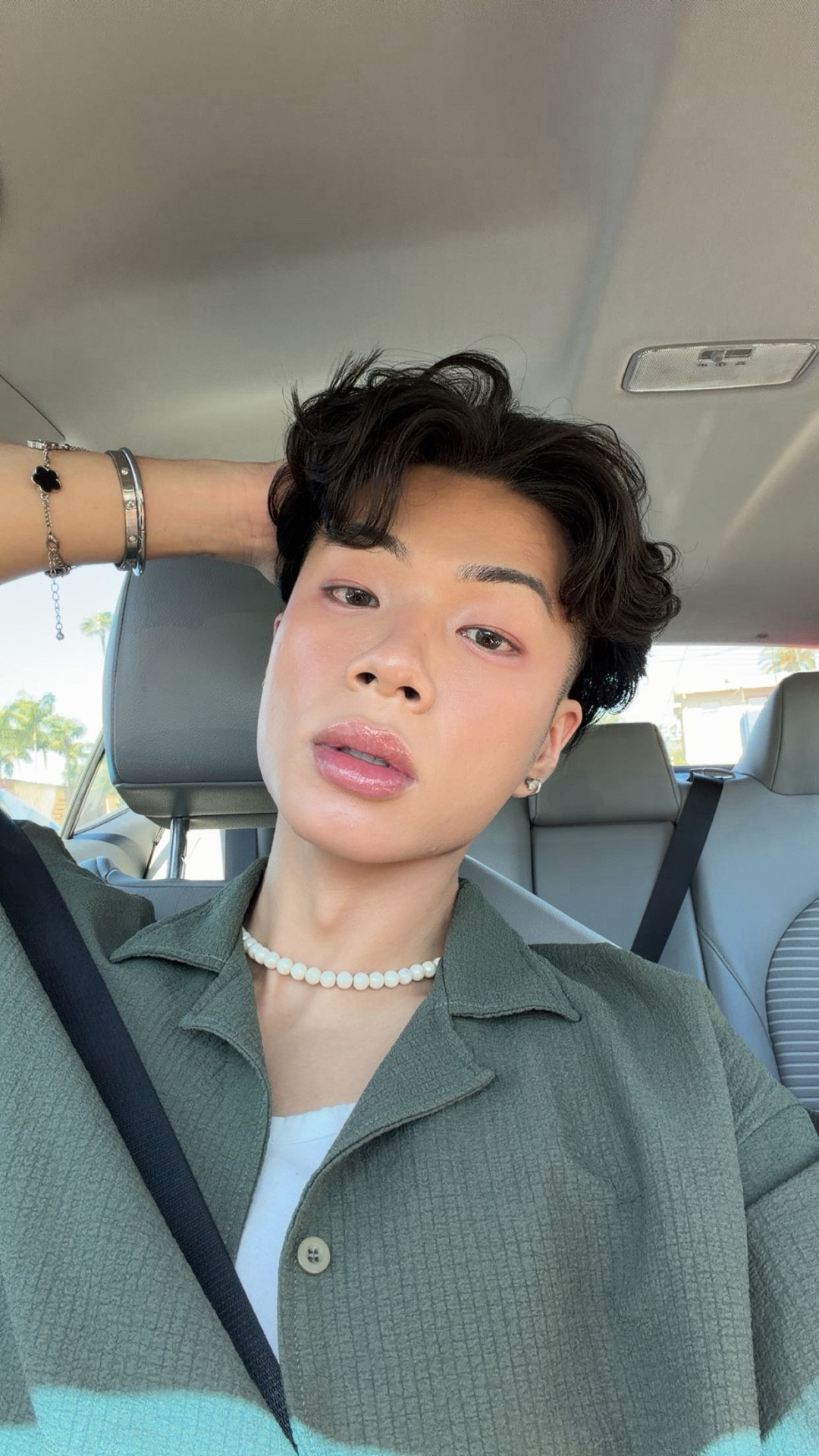 Been lovin a more natural glam recently #glowymakeup #dewyskin #glassskin #koreanmakeup #grwmmakeup 
.
.
.
@refybeauty @poomcosmetics @lysbeautyofficial @rarebeauty @tower28beauty @elfcosmetics @carslanofficial @toocoolforschool_official @diorbeauty @hudabeauty @charlottetilbury

#LTKgrwm #LTKBeauty #LTKselfcare