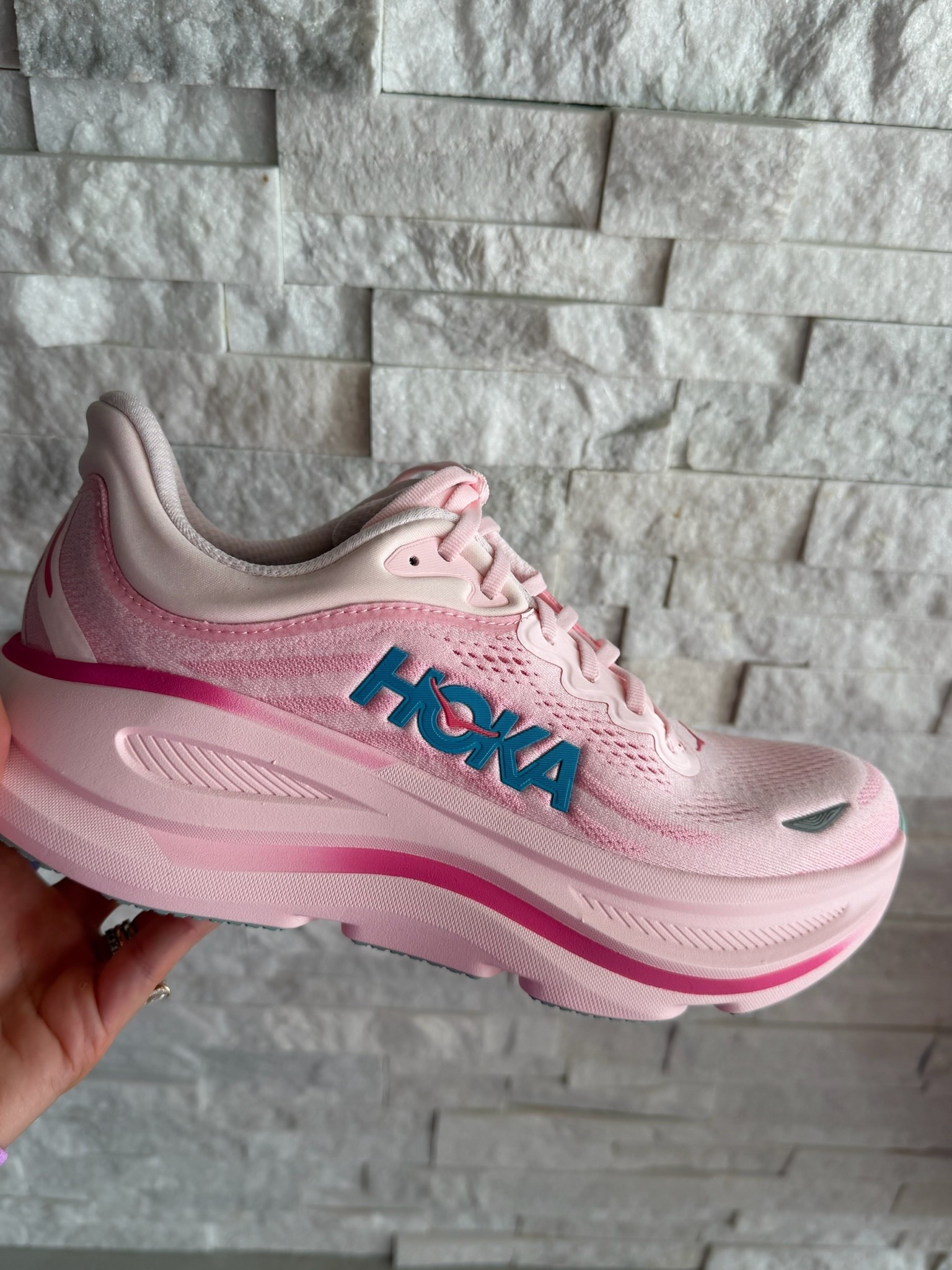 Okayyyy but how cute are these new Hokas?! 🤭 You already know I’m a Hoka girl through and through — it was time for an upgrade and I could not pass up these colors.

#LTKmomlife #LTKootd #LTKActive