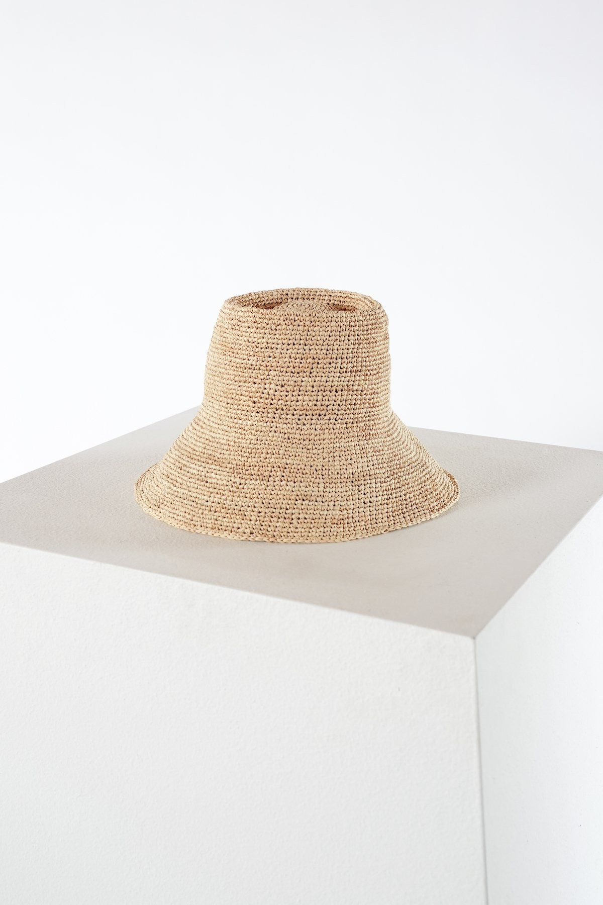 Felix | Janessa Leone