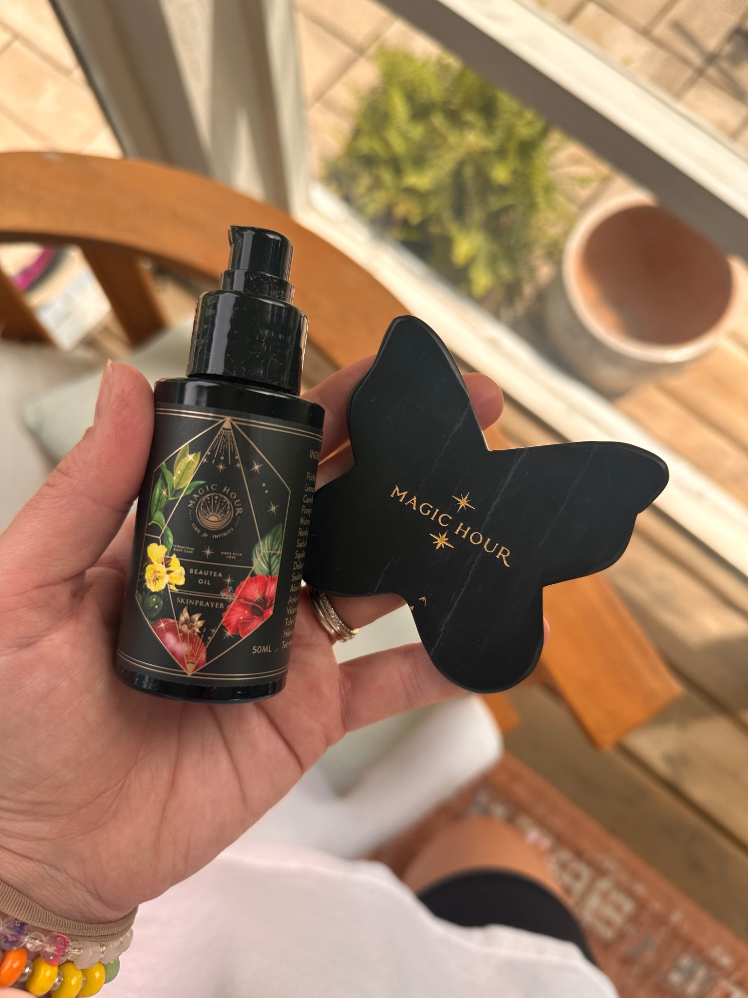 A lovely face oil - I stopped using facial moisturizer a couple of months ago and haven’t looked back. I just use oil to hydrate my face. This one’s nice + the butterfly gua sha 😍😍🦋✨