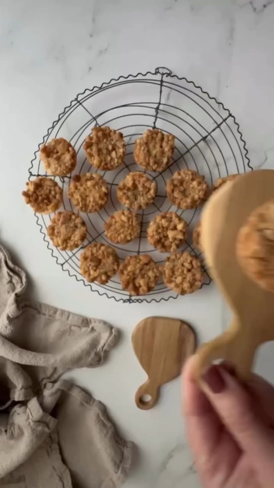 Cozy fall vibes turned into bite-sized magic 🍎✨ These Easy Apple Streusel Pie Cookies are all the flavor of apple pie—no rolling or lattice required! Just simple refrigerated crust, buttery cinnamon-sugar apple filling + a crunchy streusel top. Easily scales up for a holiday dessert table too. Perfect to make ahead, freeze, or bake fresh. Comment “recipe” and I’ll send the link your way!
.
.
.
.
#fallbaking #applerecipes #cookiesofinstagram #applepie #streusel #holidaycookies #thanksgivingdessert #easyrecipes #bakefromscratch #shesilverrecipes #desserttable #cookiejar