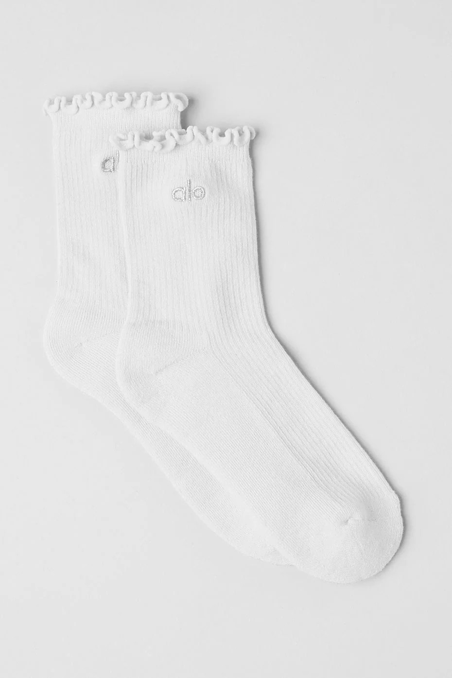 ALO | Women's Lettuce Edge Socks in White, Size: S/M (5-7.5) | Alo Yoga (US)