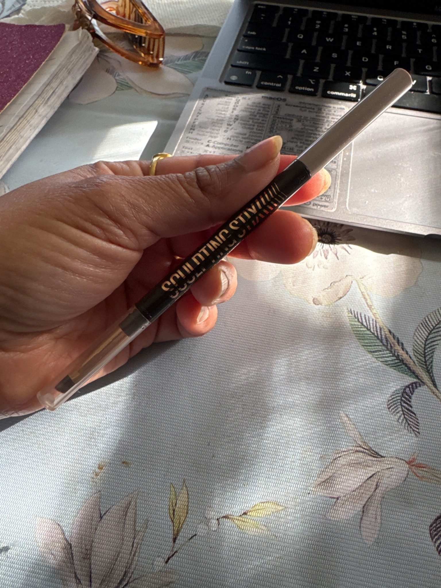 watch MAYBELLINE Sculpting STIX 🤩👌🏽 GENIUS
https://youtube.com/shorts/TEWxL9xvTNs?feature=share

#LTKgrwm #LTKootd #LTKBeauty