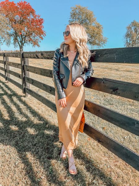 Fall dress from Old Navy 


wedding guest dress, silk satin dress, fall outfit, fall style, affordable fashion

#LTKunder50 #LTKSeasonal #LTKstyletip