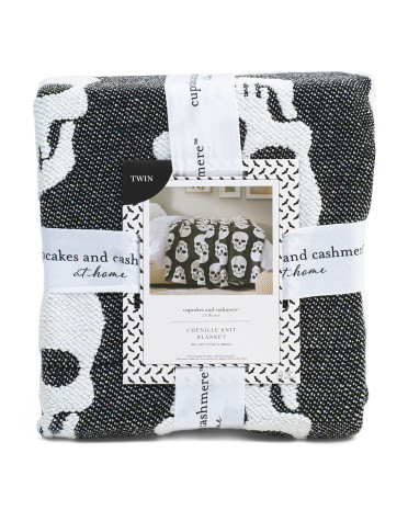 Textured Skull Printed Blanket | Polyester/Nylon | Marshalls